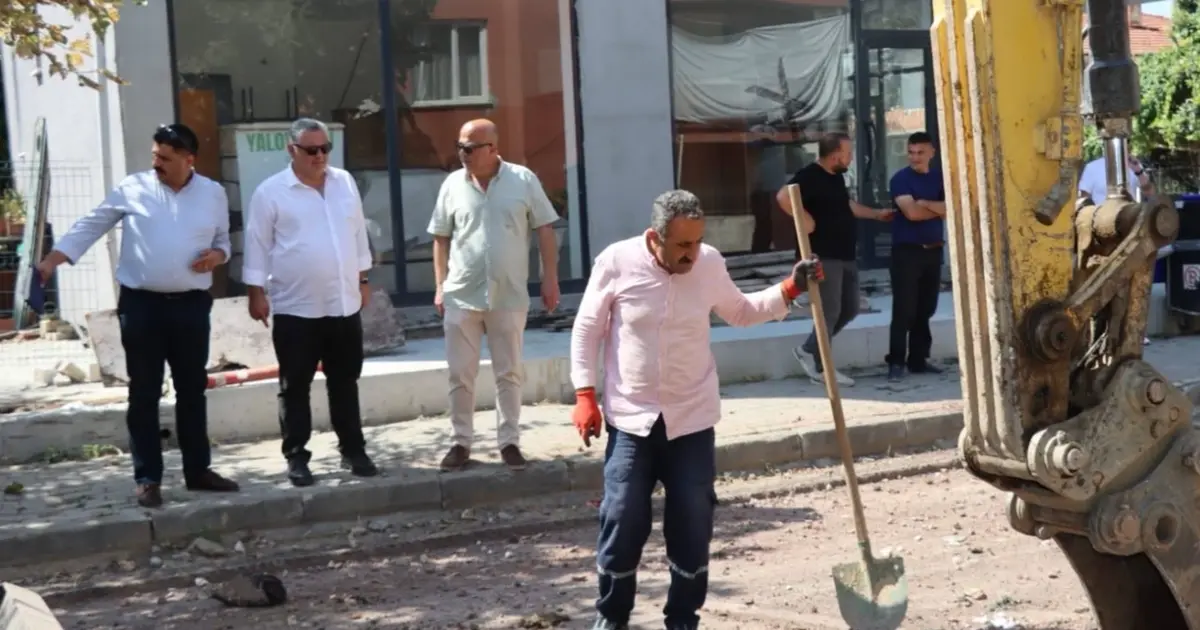 Gürel, Dere Mahallesi’ndeki çalışmaları yerinde inceledi