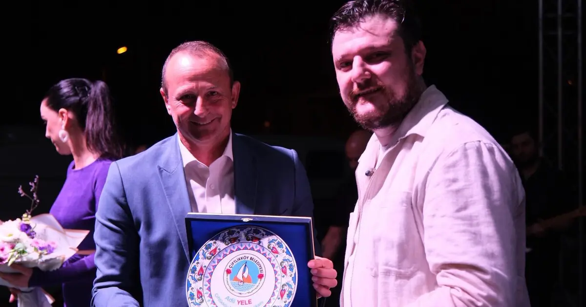 Çiftlikköy 30 Ağustos’ta Ekin Uzunlar’la coştu