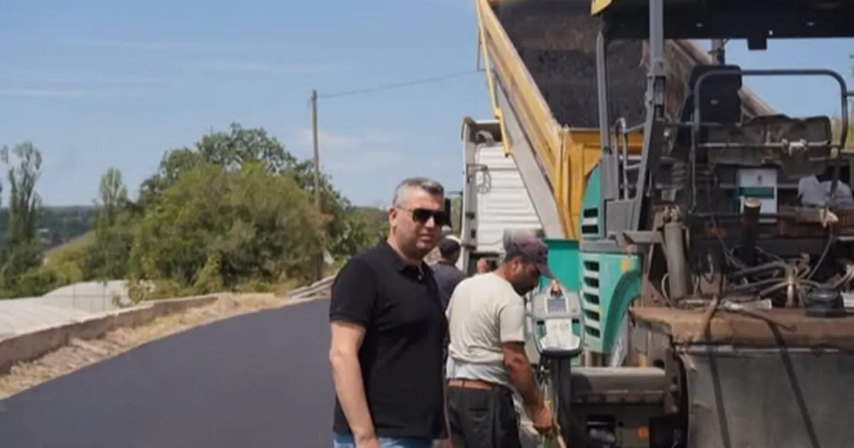Başkan Tavşan, Kurtköy Caddesi’nde asfaltlama çalışmalarını inceledi