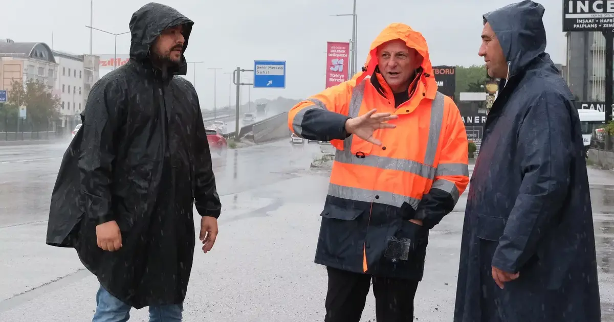 Çiftlikköy’de ekiplerden fırtına seferberliği! Başkan Adil Yele sahaya indi!