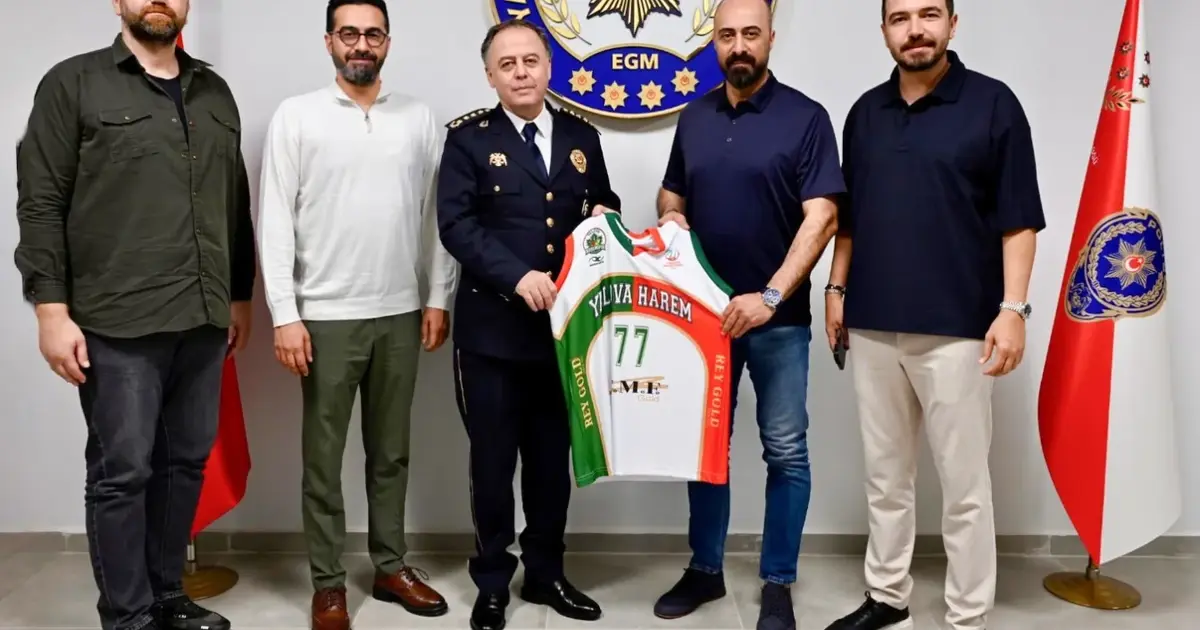 Müdür Topcan’a Yalova Harem Spor forması