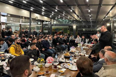 AK Parti Yalova İl Başkanları Gençlerle Birlikte Sahur Yaptı