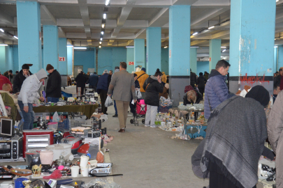 Yalova Bit Pazarında Tezgahlar Durgun