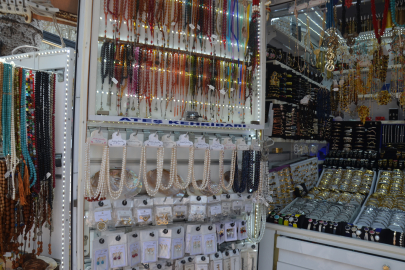 Yalova Takıcılar Çarşısı Yaz Sezonuna Hazırlanıyor