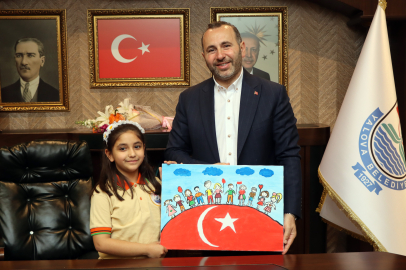 Başkan Tutuk koltuğu çocuklara devretti