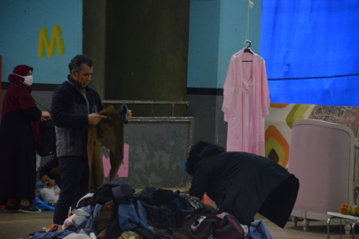 Giyim Ürünlerine Zam Geldi, İnsanlar Bit Pazarına Akın Etti