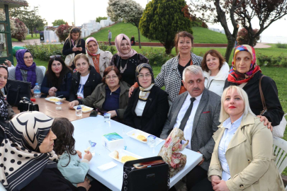 AK Parti Tüm Kadro İle Sahada