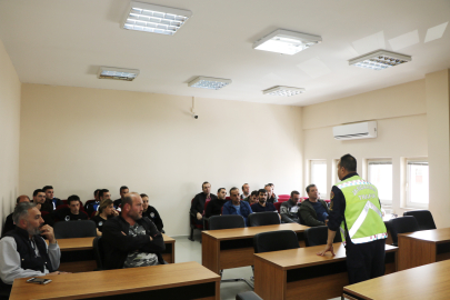 Belediye personeline trafikte farkındalık eğitimi verildi