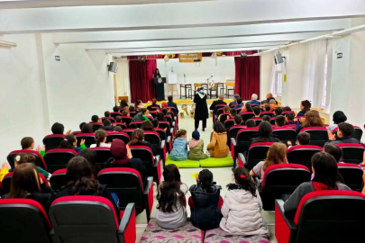 Öğrenciler tiyatro ile değerler eğitimi aldı