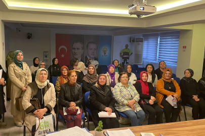 AK Parti Yalova’da sandık görevlilerine eğitim verdi