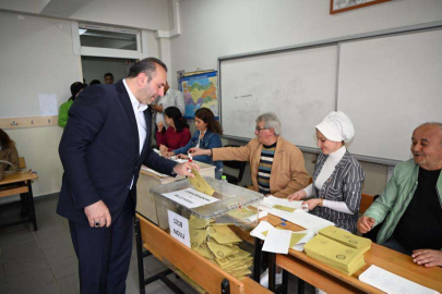 Başkan Tutuk da oy kullandı