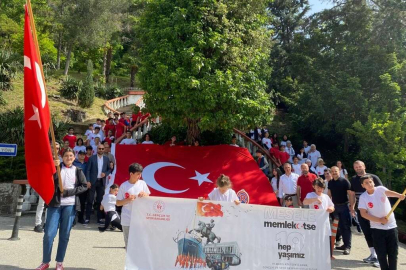 Başkan Acar, Gençlik Yürüyüşüne katıldı