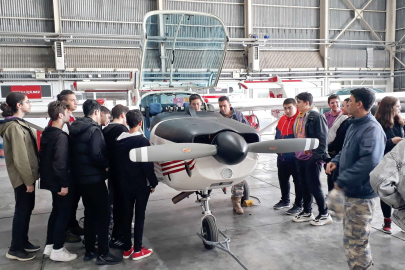 Öğrencilerden Super Mushshak uçağına ilgi