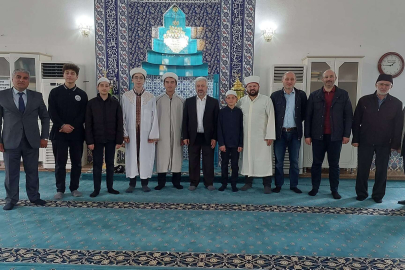 Çiftlikköy’de mihrap ve minberde gençler var