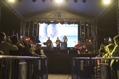 Tefo-Seko ve Dilan Tatlıses, gençleri coşturdu