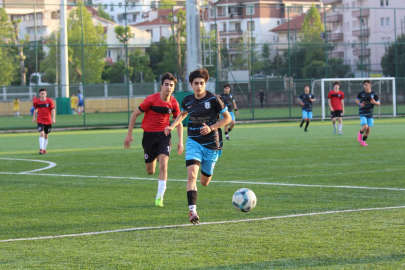 AKKÖY HATA YAPMADI ZİRVEDEKİ YERİNİ KORUDU