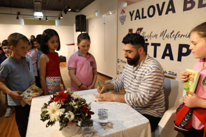 Melih Tuğtağ İmza Gününde