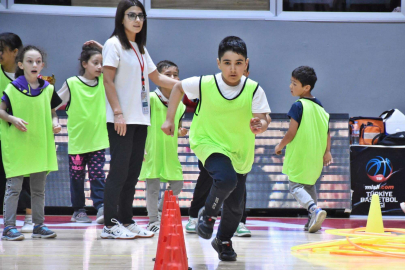 Çocuk Oyunları Şenliği renkli görüntülere sahne oldu
