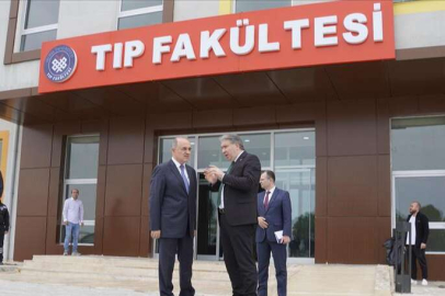 Vali Erol Tıp Fakültesi Morfoloji Binasını ziyaret etti