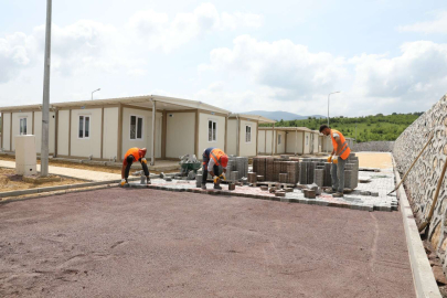 Konteyner kentte parke yol çalışmaları sürüyor