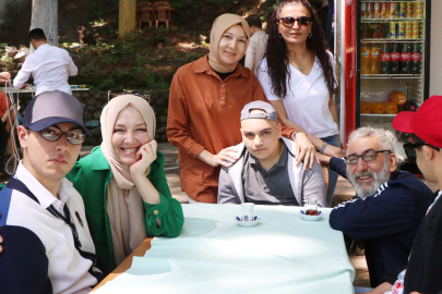 ÇINARCIK’TA ÖZEL EĞİTİM ÖĞRENCİLERİNE PİKNİK SÜRPRİZİ