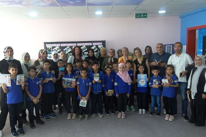 Yalova'da dedeler ve nineler, torunlarıyla kitap okuyor