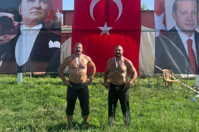 Kaya Kardeşler Kürsü Yaptı