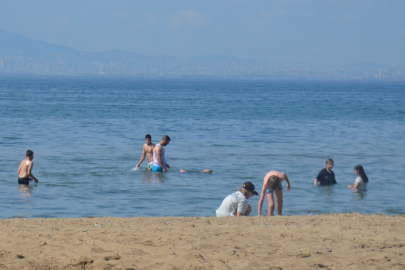 YALOVA SAHİLİNDE DENİZ SEZONU BAŞLADI