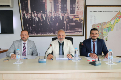 Çiftlikköy Belediye Meclisi’nden Şehit Teğmen Talha Bahadır'a vefa