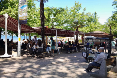 Yalova’da Havalar Isınıyor, Vatandaş Sahile Akın Ediyor