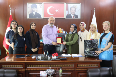 Başkan Silpagar atık pil şampiyonlarına ödül verdi