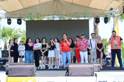 YALOVA GENÇLİK FESTİVALİNDE DANS GÖSTERİLERİ BÜYÜLEDİ