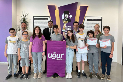 UĞUR OKULLARI SATRANÇ TAKIMI TÜRKİYE ŞAMPİYONASINDA 2. OLDU