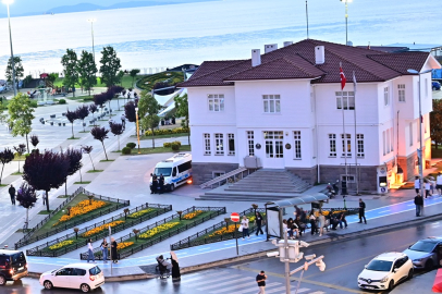 KENT ESTETİĞİNİ GÜZELLEŞTİRME ÇALIŞMALARI DEVAM EDİYOR