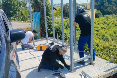 Elmalık Köyü’ne yeni minibüs durakları