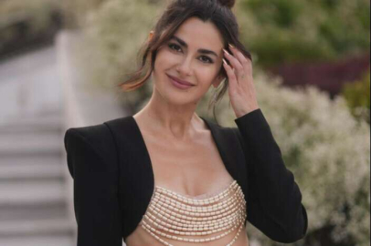 Yasak Elma'nın Şahika'sı sütyensiz elbisesiyle dudak uçuklattı