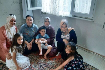 Ak Parti Yalova il kadın kolları Kurban Bayramı dolayısıyla hane ziyaretleri gerçekleştirdi