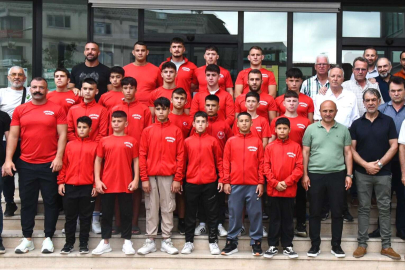 Altınovalı pehlivanlar, Kırkpınar’a uğurlandı