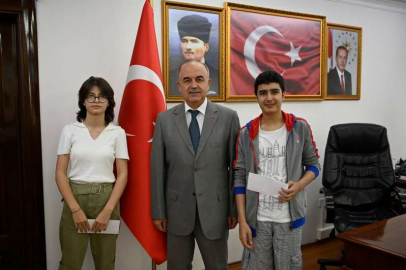 LGS birincileri Vali Erol’u ziyaret etti