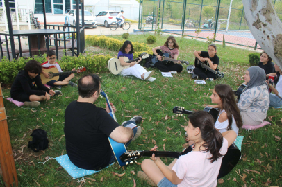 Çiftlikköy Gençlik Merkezi'nden gençlere müzik şöleni