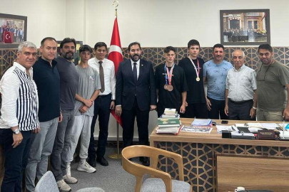 Şampiyonlardan teşekkür ziyareti