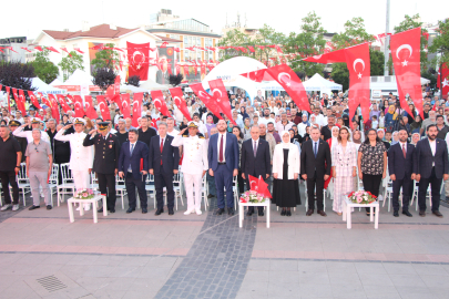 15 TEMMUZ’UN 7. YILINDA ŞEHİTLER DUALARLA ANILDI