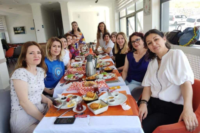 Usta Öğreticilere Teşekkür Belgesi Verildi