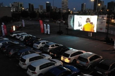 ARMUTLU'DA AÇIK HAVA SİNEMA GÜNLERİ BAŞLADI