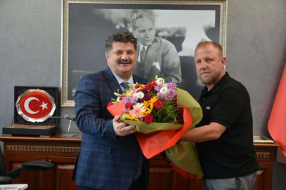 Yalovaspor Kulübü Yönetiminden Emniyet Müdürü'ne Ziyaret