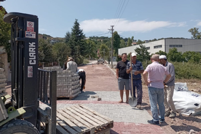 Kadıköy’de kilit parke taşı döşeme çalışmaları yürütülüyor