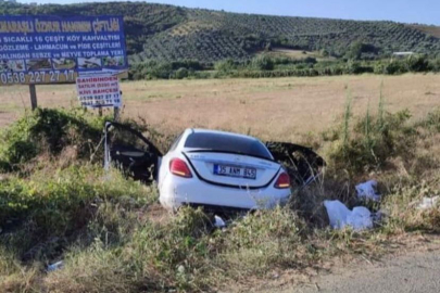 Armutlu Yolu'nda maddi hasarlı trafik kazası