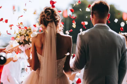 Evlilikte yılların Anlamı nedir? Pamuk, Kalay, Porselen, Gümüş, Zümrüt, Altın yılı ne anlama geliyor?