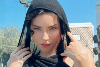 Merve Boloğur’dan baş örtülü poz