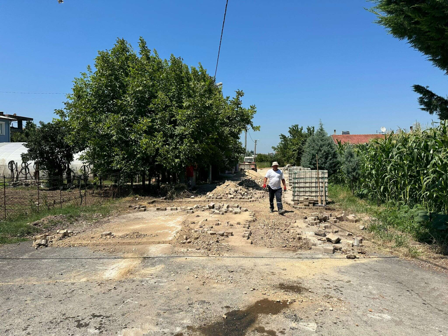 Çiftlikköy belediyesi yol 2